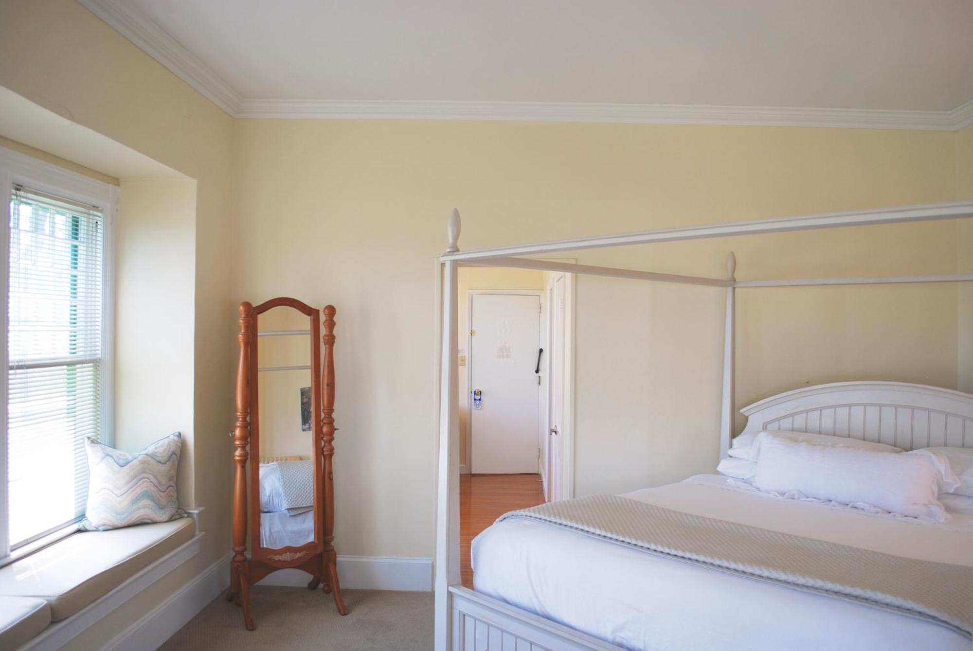 Anne'S Washington Inn (Adults Only) Саратога Спрингс Стая снимка