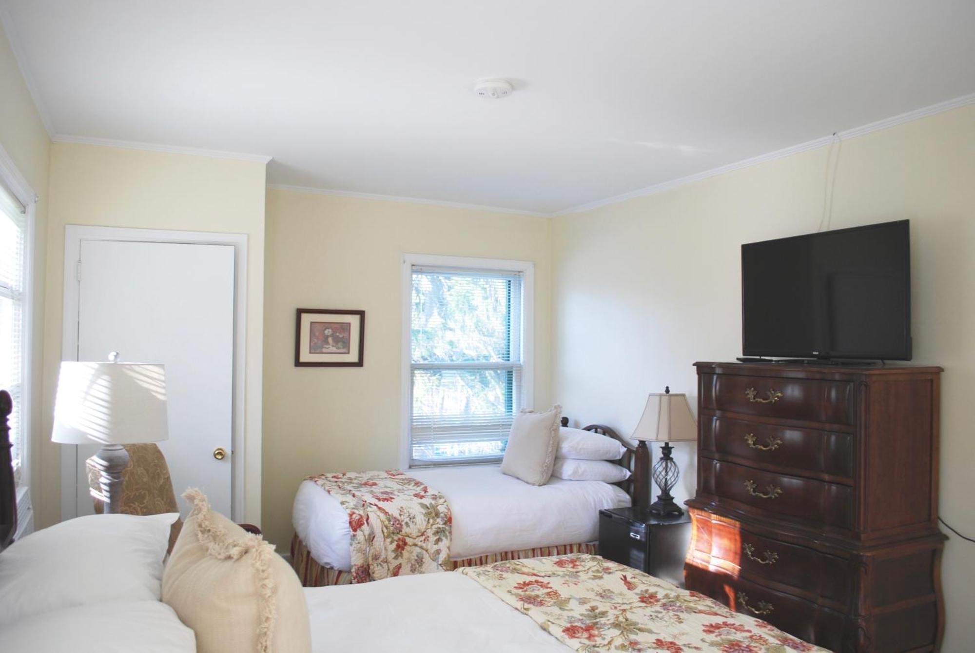 Anne'S Washington Inn (Adults Only) Саратога Спрингс Стая снимка