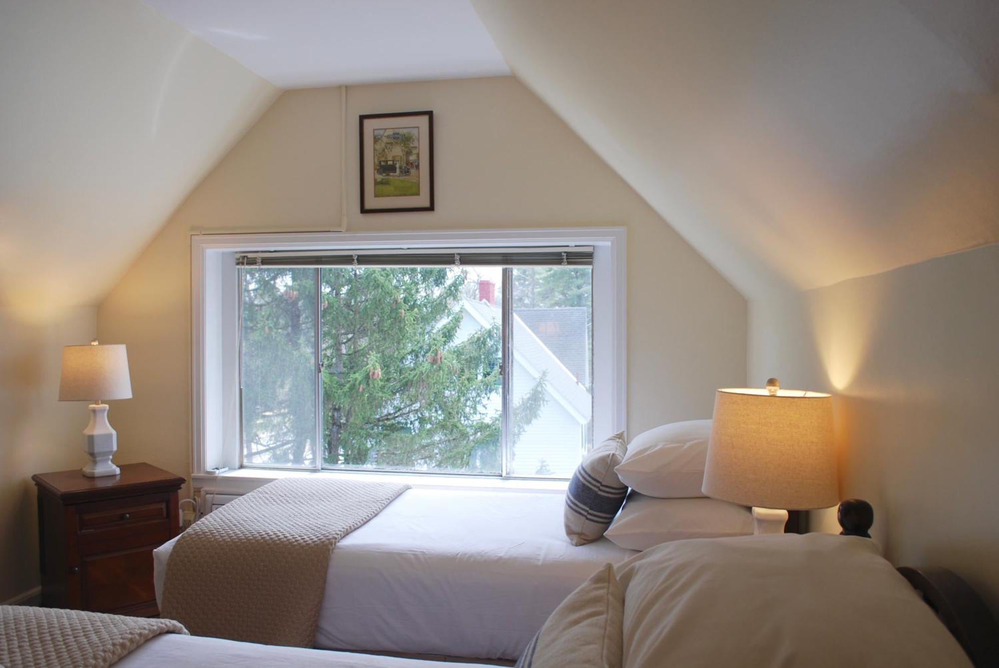 Anne'S Washington Inn (Adults Only) Саратога Спрингс Стая снимка