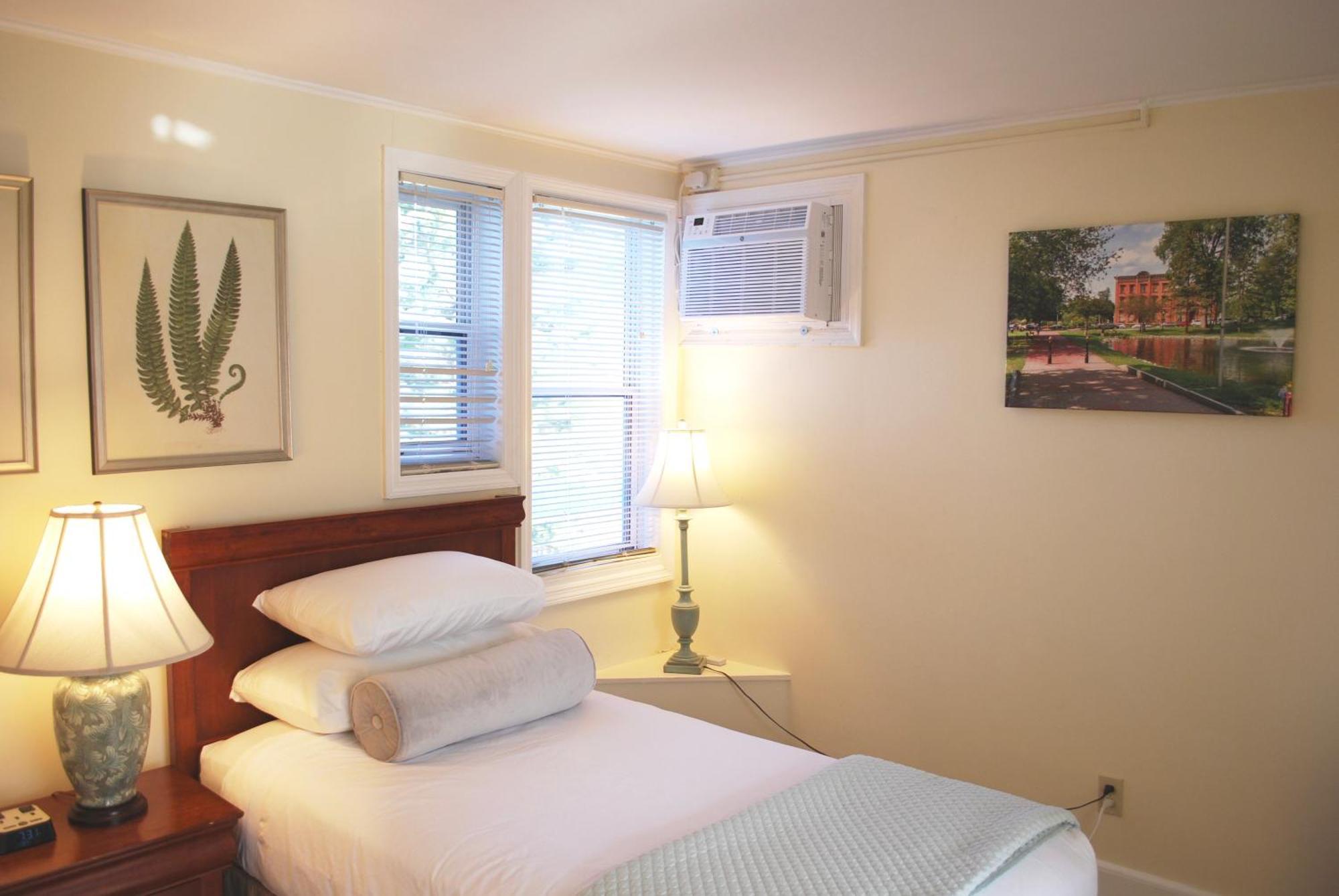 Anne'S Washington Inn (Adults Only) Саратога Спрингс Стая снимка